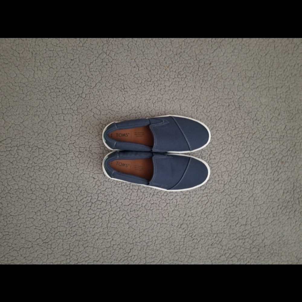 🆕 TOMS Canvas Shoes